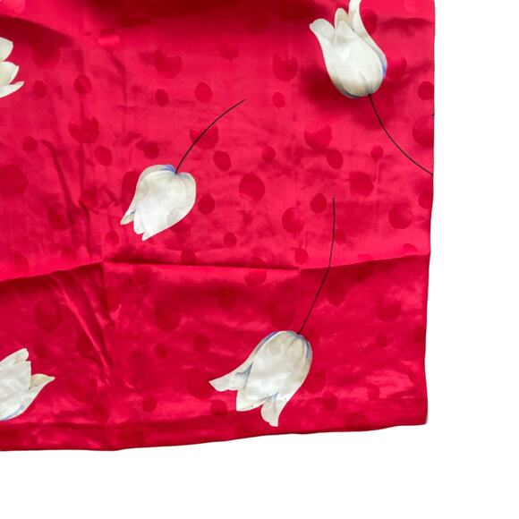 1980s Vintage Bright Red White Tulip Floral Patterned Satin Midi Skirt Size 8 - Picture 3 of 4